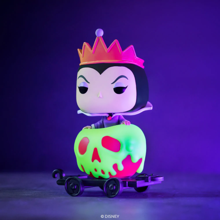 Funko Pop! Disney Villains - Evil Queen in Train Cart #16